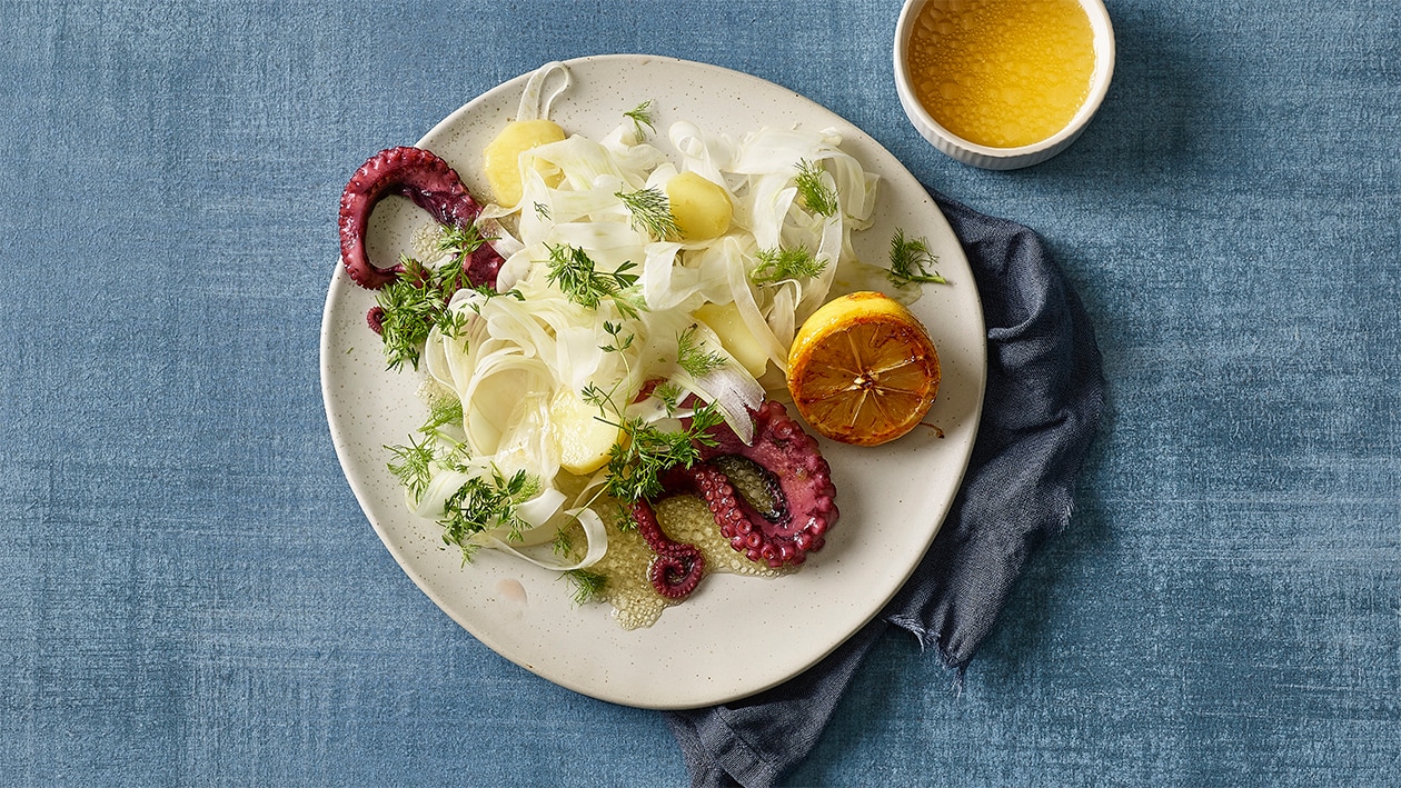 Salade de poulpe au fenouil, pommes de terre et vinaigrette aux agrumes –  