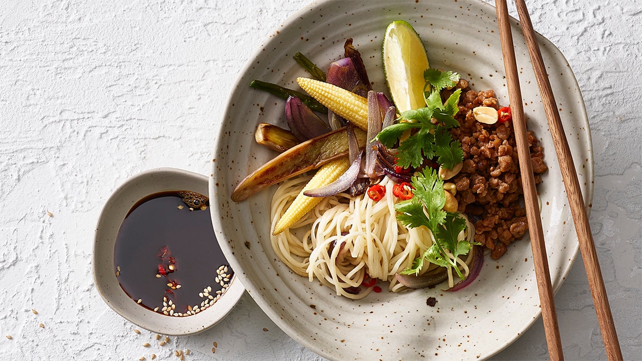 Pikante Reisnudel-Bowl mit No Mince –  